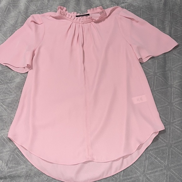 SHORT Sleeve Ruffle Trim
Pleat Top - Picture 2 of 4